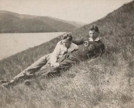 Loving: Photographs of Men in Love 1850s-1950s